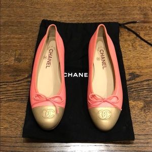 CHANEL pink ballerinas